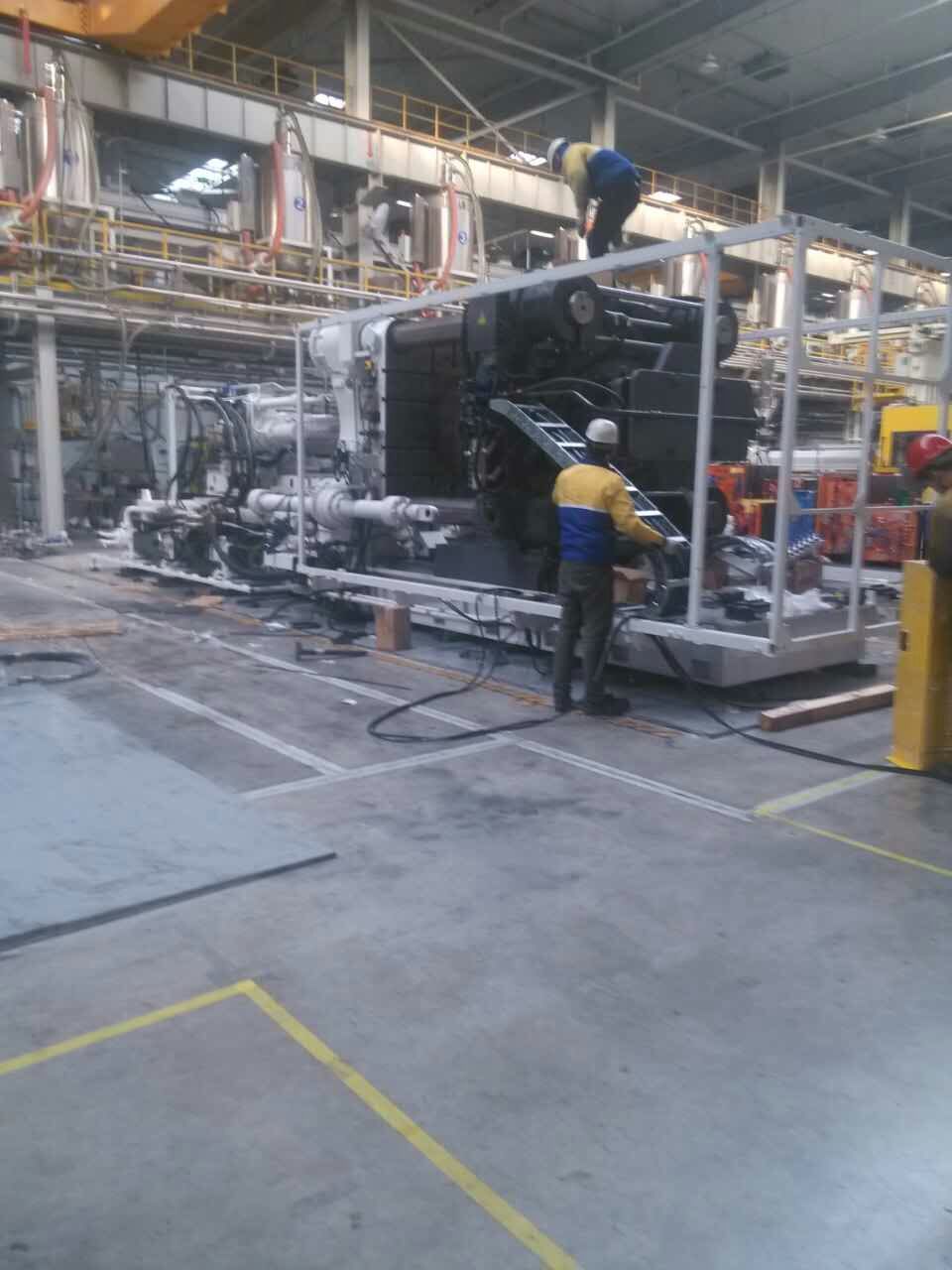 注塑机作业 (29)