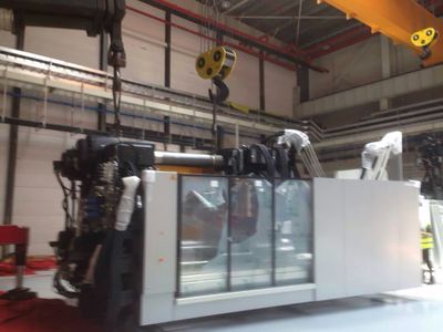 注塑机作业 (32)