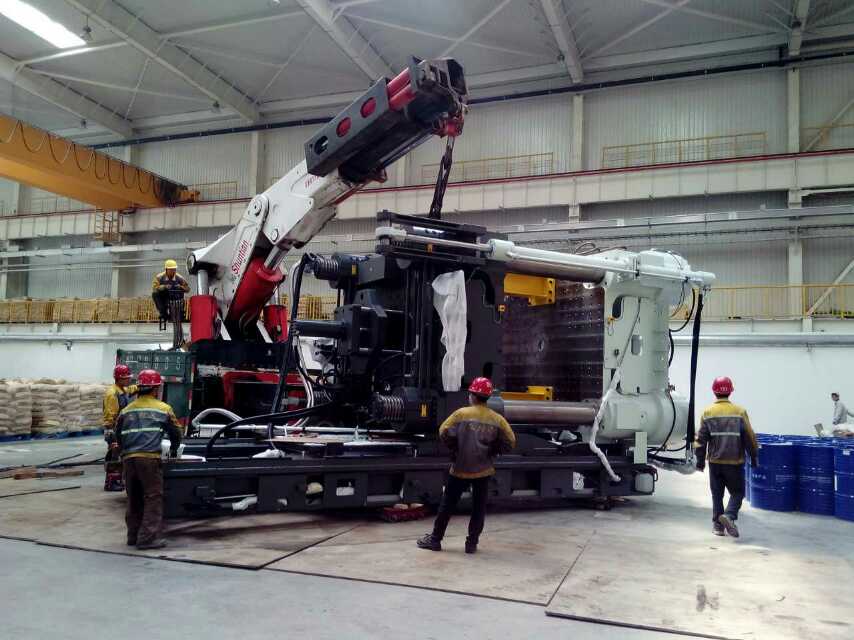 注塑机作业 (46)