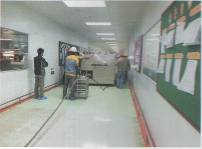 清洗机用气垫搬进车间定位