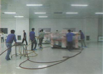 松下SMT在防尘地板上用气垫移位